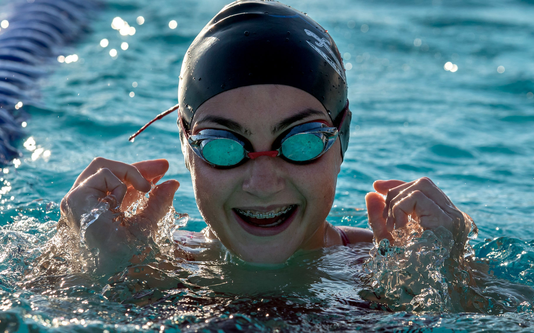 101820-spt-ava parker swimming-p1.JPG